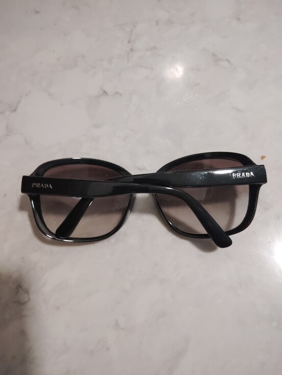 Prada Vintage Oversized Women\'s Black Signature Sunglasses Italy, 62 17 140 main image 6
